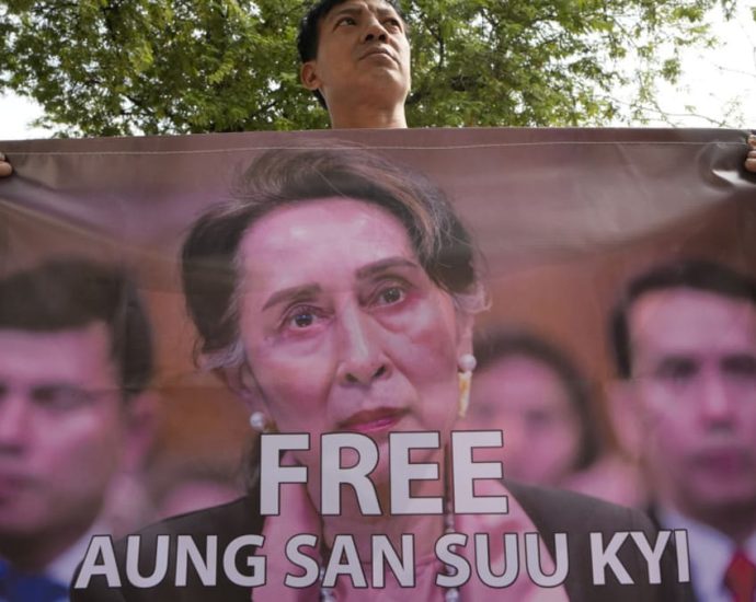 Cambodia’s Hun Sen asks Myanmar junta for Suu Kyi talks