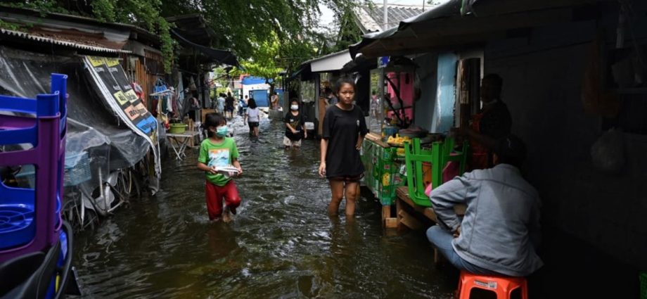 Climate change could force Bangkok to move, official warns