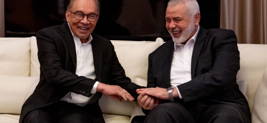 Meta restores Facebook posts by Malaysian media on PM Anwar’s meeting with Hamas