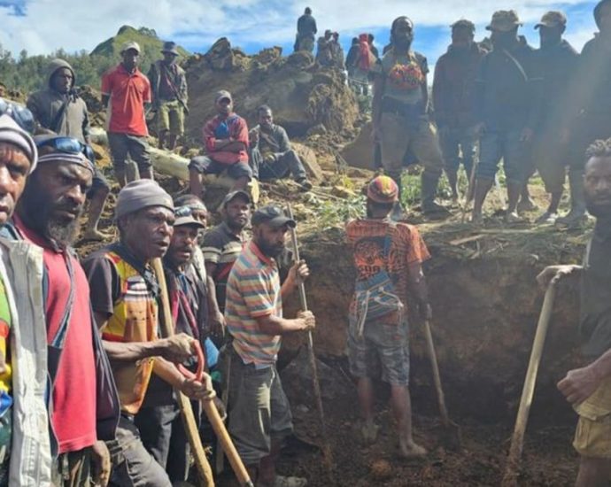 More than 2,000 could be buried in Papua New Guinea landslide, authorities say