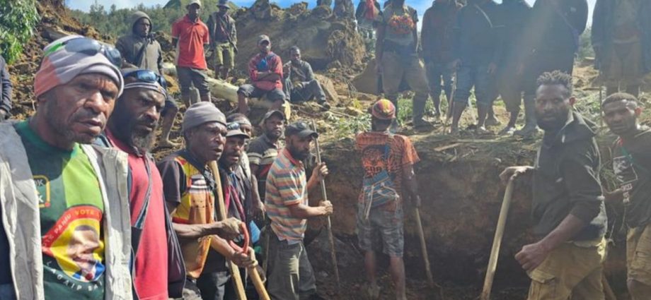 More than 2,000 could be buried in Papua New Guinea landslide, authorities say