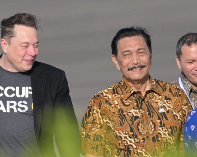 Musk arrives in Indonesia for planned Starlink launch