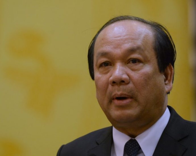 Vietnam police arrest former head of government office amid anti-graft crackdown