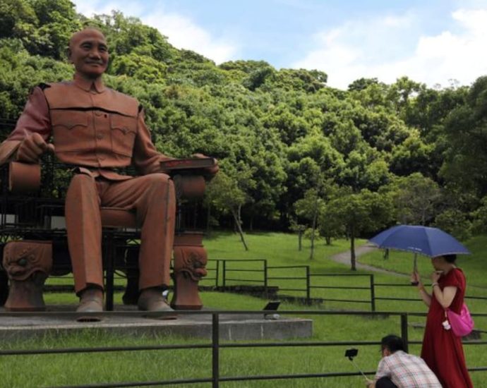 Why Taiwan wants to remove its Chiang Kai-shek statues