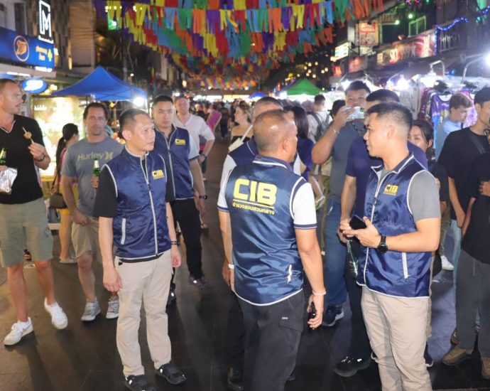 Khao San raids crack down on laughing gas