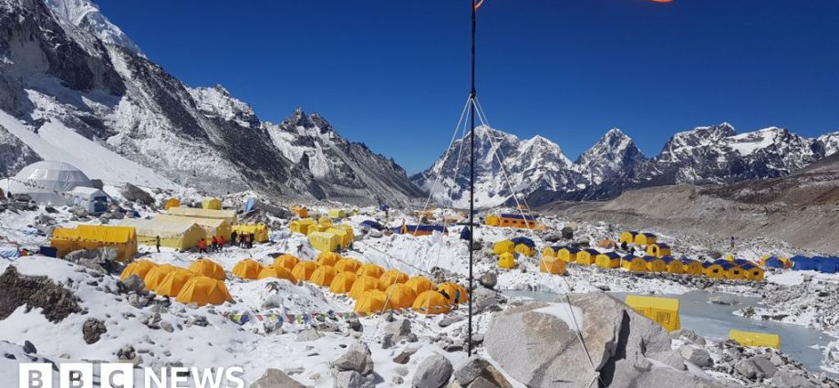 Mount Everest: Eleven tonnes of rubbish taken off Himalayan peaks