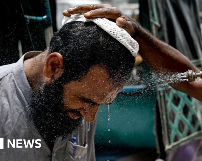 Pakistan: More than 500 die in six days as heatwave grips country