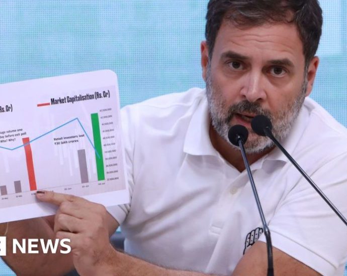 Rahul Gandhi: India Congress leader accuses Modi of stock market scam