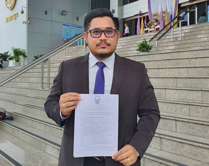 Red Bull tycoon files 2nd defamation suit
