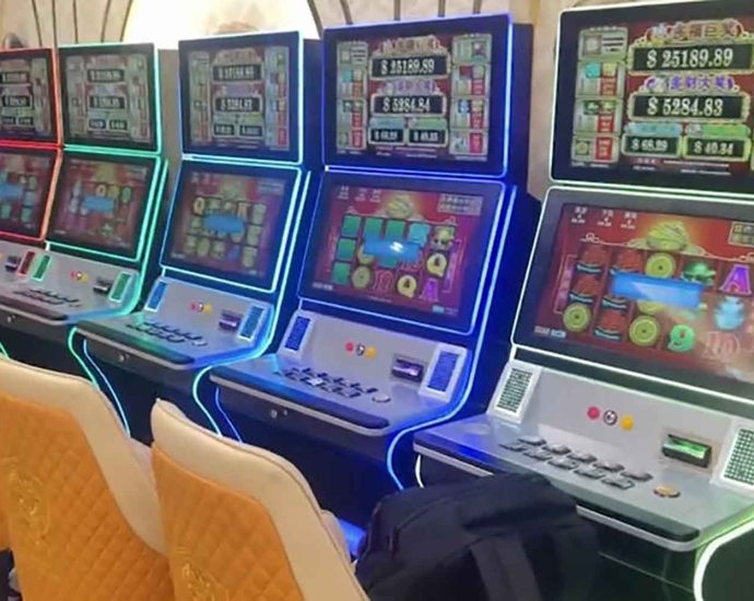 Slot machine claim spurs probe order