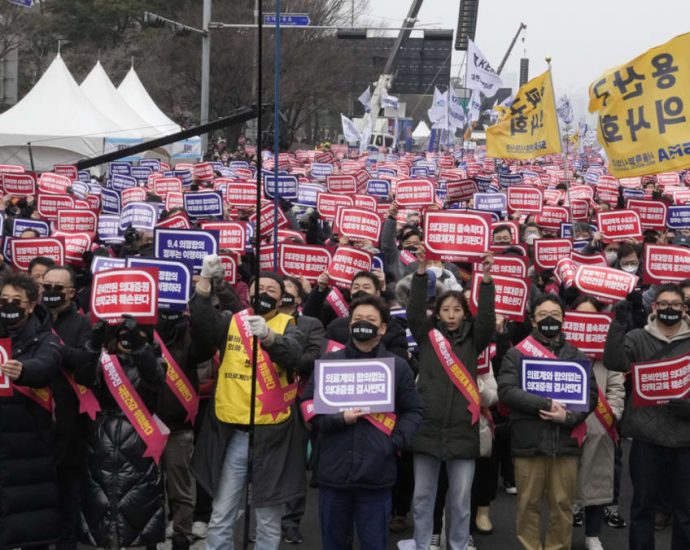 South Korea doctors’ strike: Observers say reforms necessary, call for middle ground
