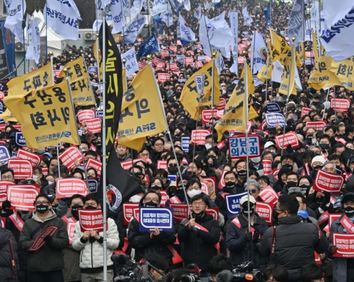 South Korea orders doctors to return to work amid prolonged strike