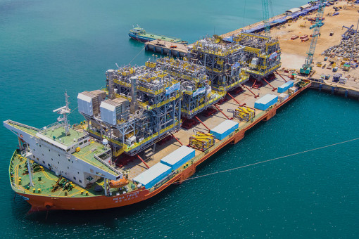 Struggling state-run shipbuilder to get more support, navy contracts