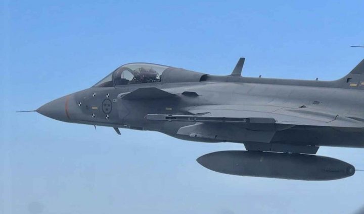 Sweden pitches fighter jets for kingdom