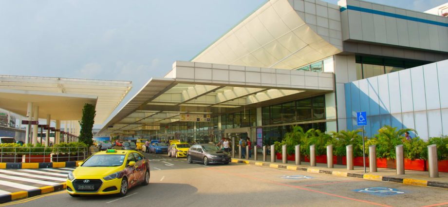 Taxi drivers welcome permanent surcharge at Mandai, Changi Airport, but will not drive there if inconvenient