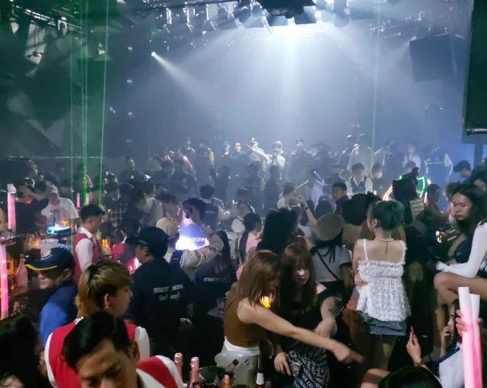 200 officials raid one Pattaya pub