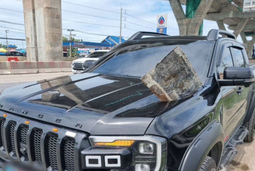 Another falling-object mishap on Rama II Road