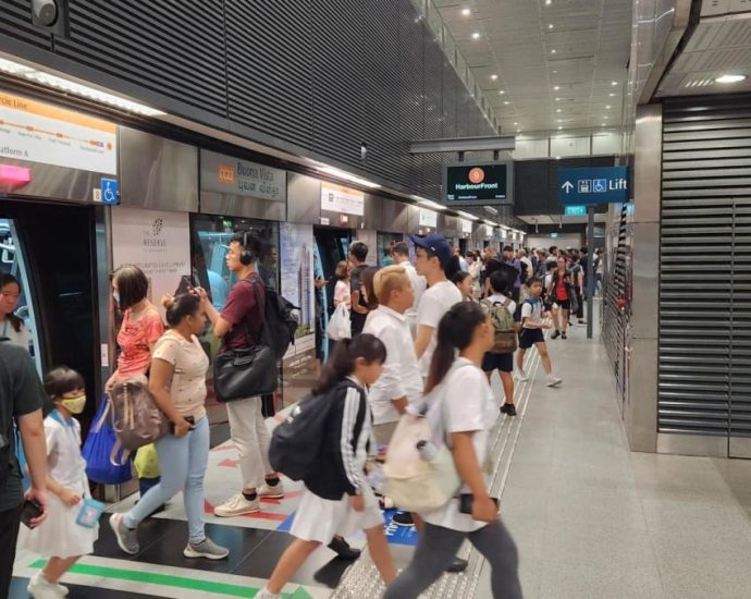 Circle Line least reliable among 5 MRT lines: LTA report