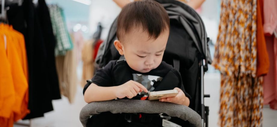 Commentary: Are parents to blame for their children’s screen addiction?