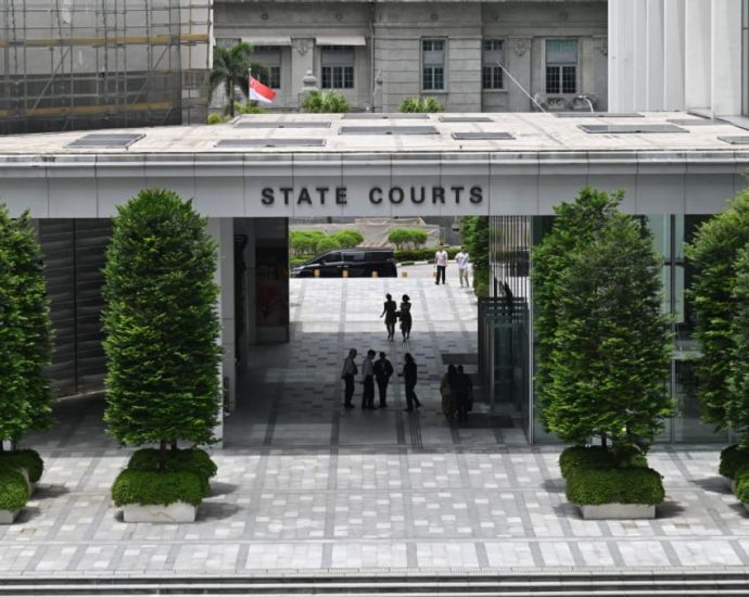Father charged with showing 10-year-old daughter pornography, indecent act