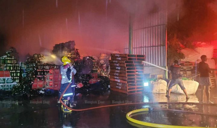 Fire destroys recycling warehouse in Samut Prakan