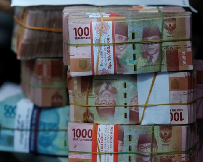 Indonesia central bank sees room for Q4 rate cut if rupiah stablises
