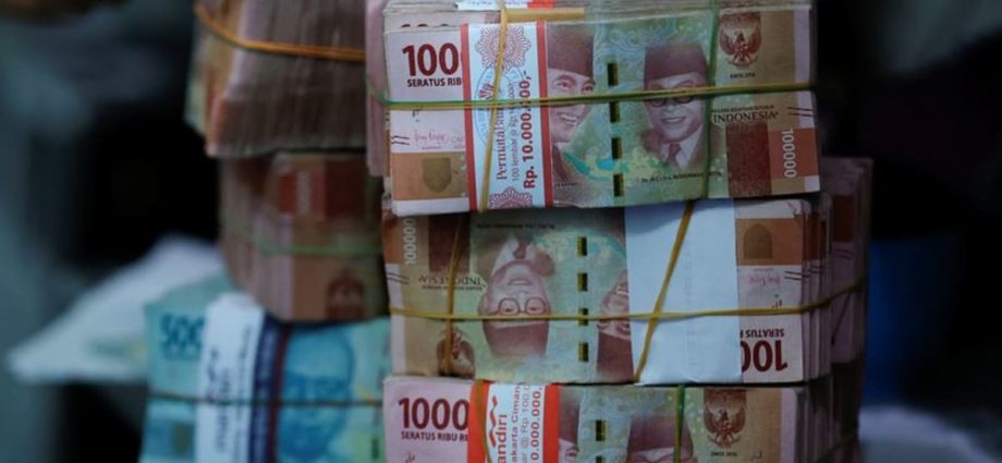 Indonesia central bank sees room for Q4 rate cut if rupiah stablises