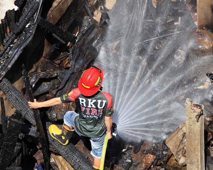 King, Queen send aid to Yaowarat fire victims