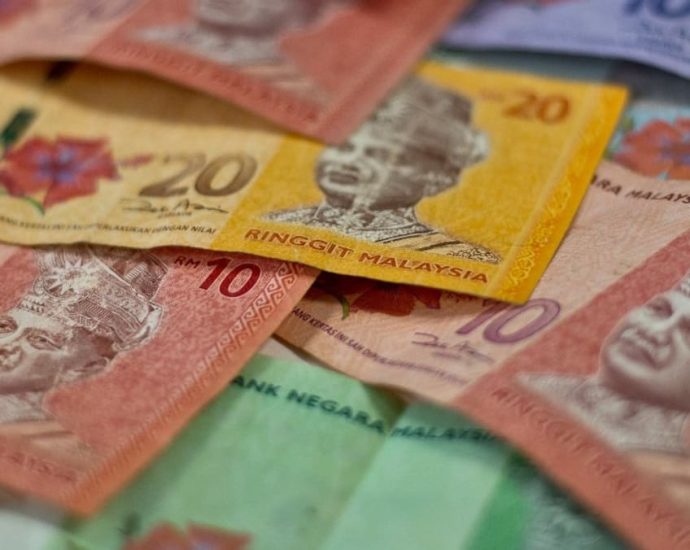 Malaysians withdraw RM7.81 billion from retirement savings following changes to national pension fund