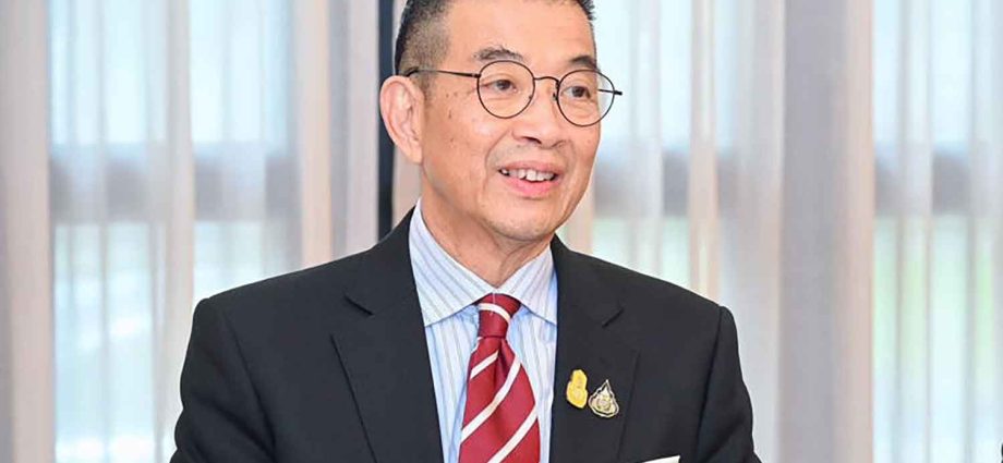 Minister touts economic, security integration push