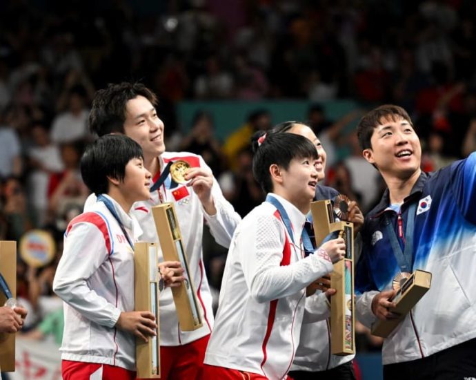 North-South Korea Olympic podium selfie goes viral