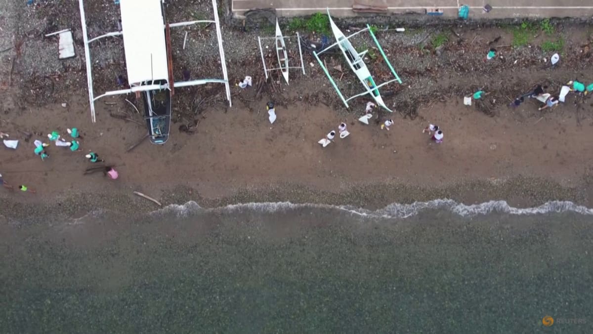 Philippine diving town swaps trash for rice to clean up its beaches