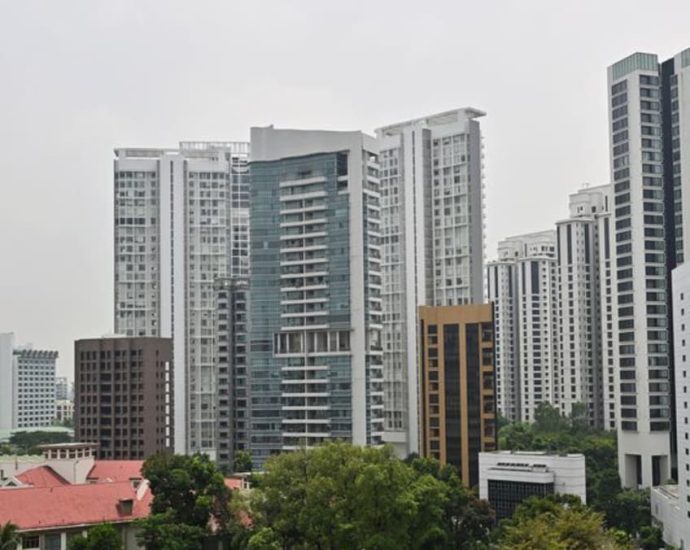 Singapore private home rentals fall for third straight quarter