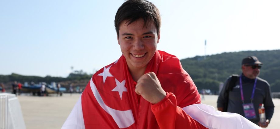 Singapore world champion kitefoiler Max Maeder granted National Service deferment