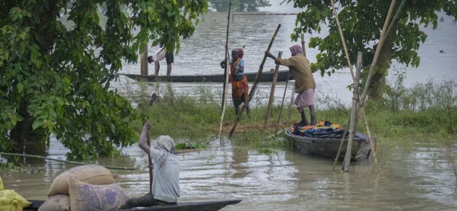 Six dead as floods inundate vast swathe of India, Bangladesh