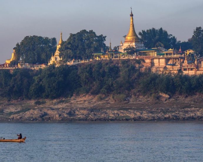 Thousands trapped in northern Myanmar flooding