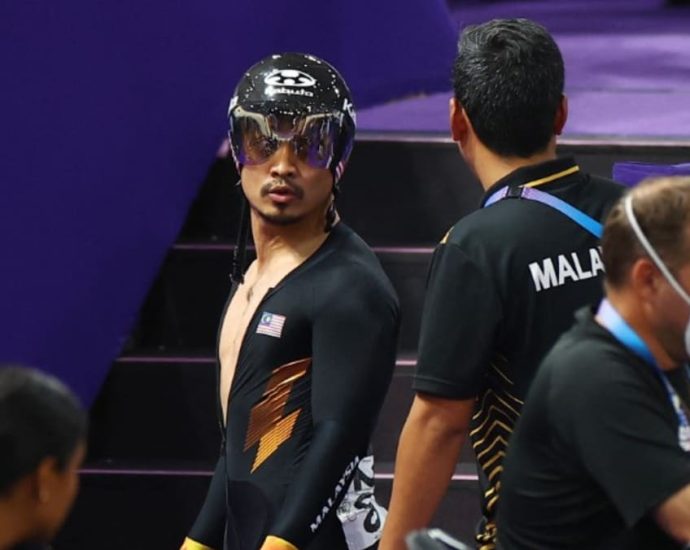 Azizulhasni’s disqualification at final Games a blow to Malaysia’s dreams of gold