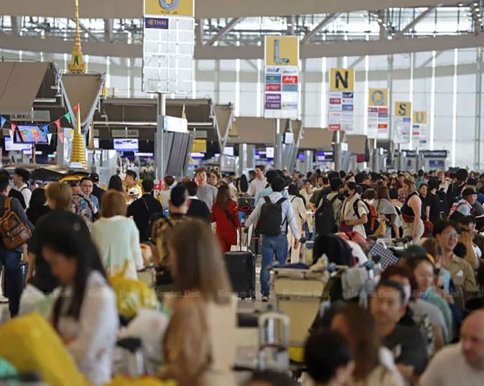 Bangkok”s Suvarnabhumi airport raises passenger target