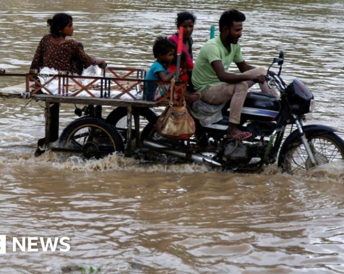 Gujarat floods: At least 28 dead as heavy rains lash Indian state