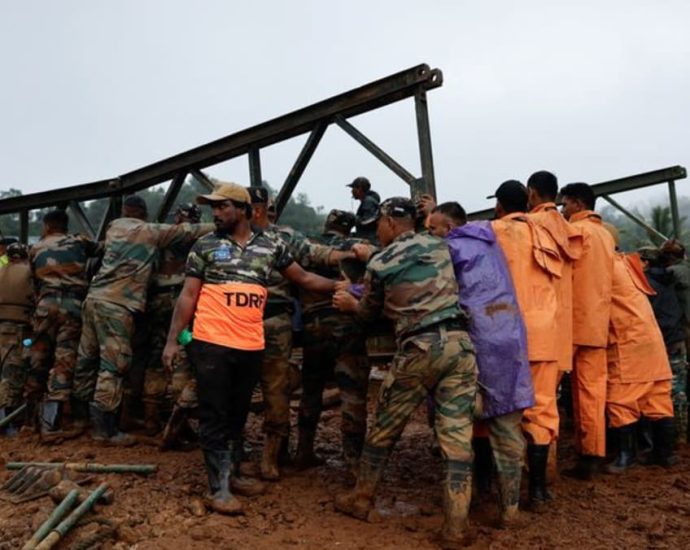 India landslides rescue operations speed up with new metal bridge