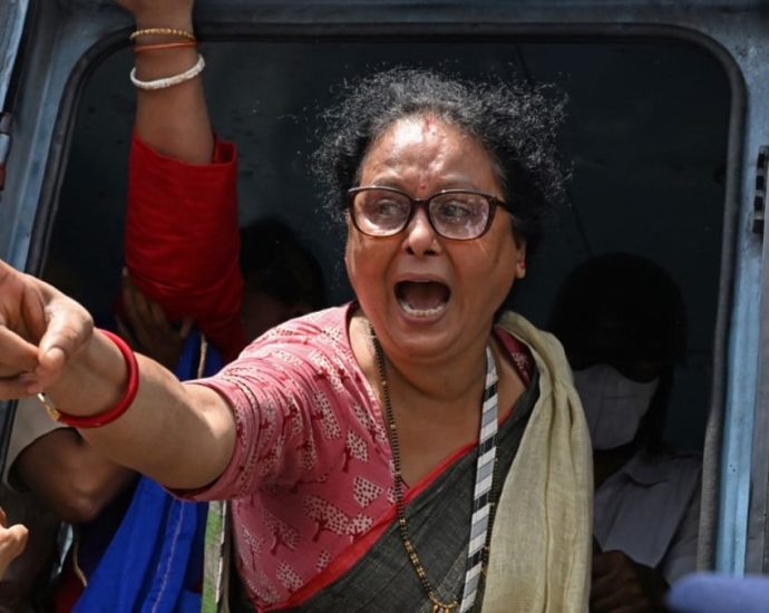 Indian rape protests spiral into political street clashes