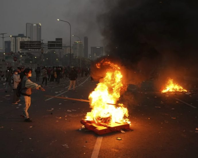 Indonesia lawmakers shelve plan to change election law as protests rage
