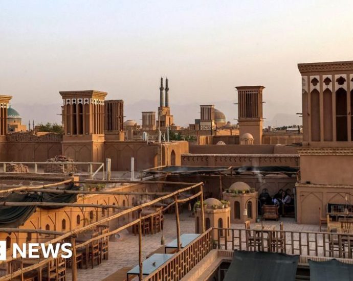 Iran bus crash kills at least 28 Pakistani pilgrims