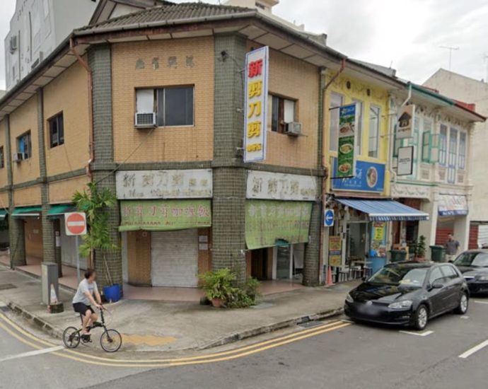 Man charged with fracturing skull of 67-year-old in fatal Geylang back alley fight