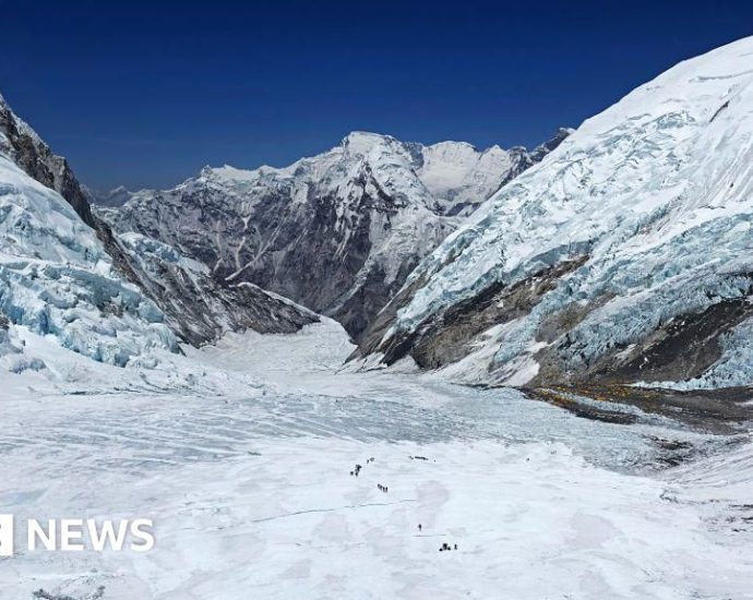 Nepal: Himalayan Sherpa village hit by freezing floods