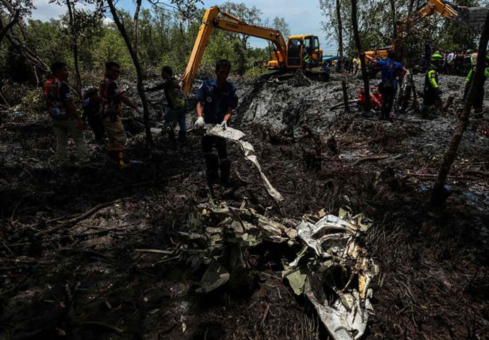 Police to identify all plane crash victims by Monday