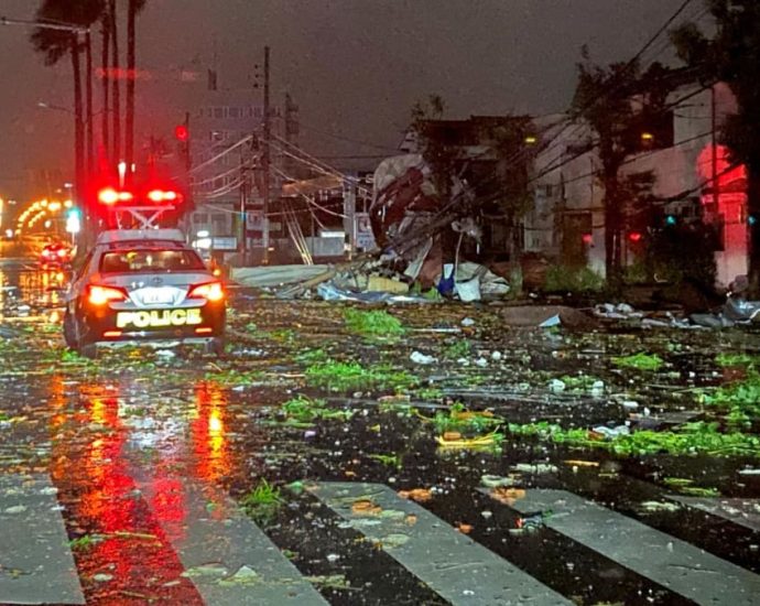 Powerful Typhoon Shanshan slams into southern Japan, killing 3