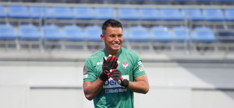 Singapore goalkeeper Hassan Sunny announces retirement from international football