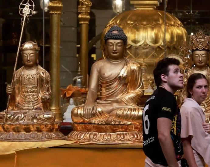 Sri Lanka approves free tourist visas for 35 countries to boost tourism