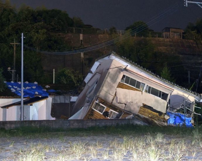 Thousands cancel trips in Japan after megaquake alert